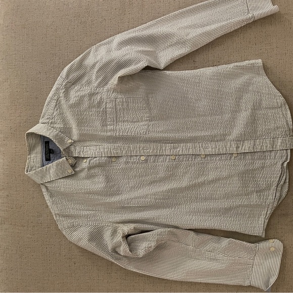 SOLD Banana Republic Seersucker Shirt - Picture 1 of 5
